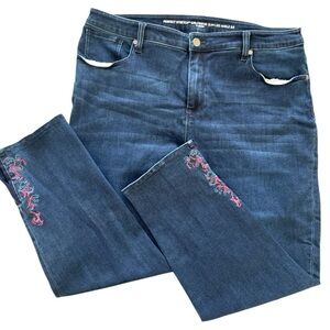 Chico’s perfect stretch girlfriend slim leg ankle Embroidered Blue Jeans 2.5